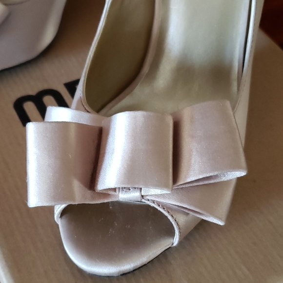 Me Too Josie Big Bow Pump - Picture 3 of 5